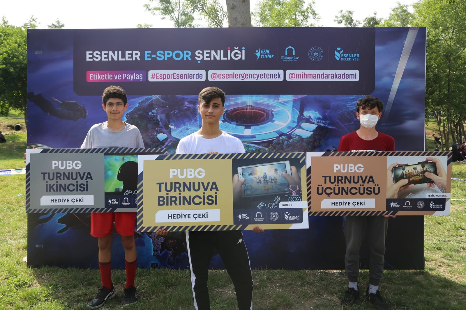 Gençler E-Spor Şenliği’nde Buluştu