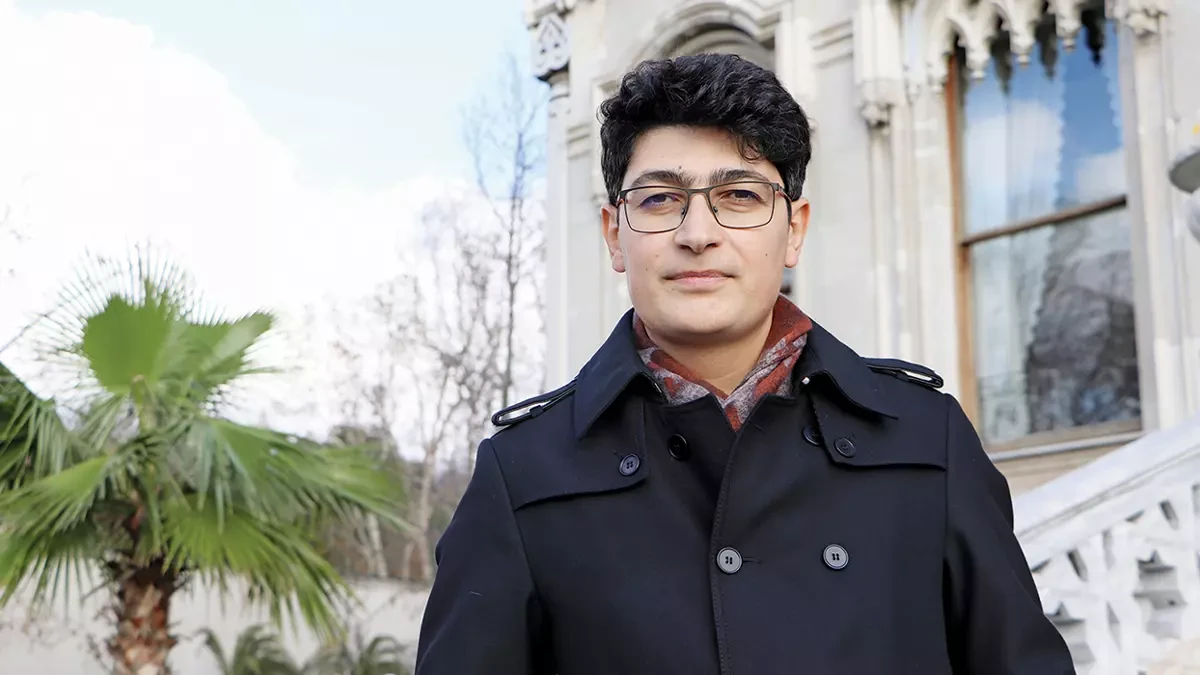 “Şiir gücünü mahremiyetinden ve eleştirelliğinden alır”