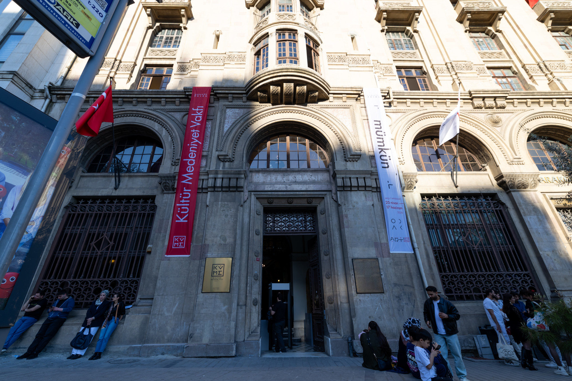 KÜME, Karaköy Palas’ta 'Mümkün' temasıyla ArtıKÜME 2025 ve ODAK sergilerini tanıttı