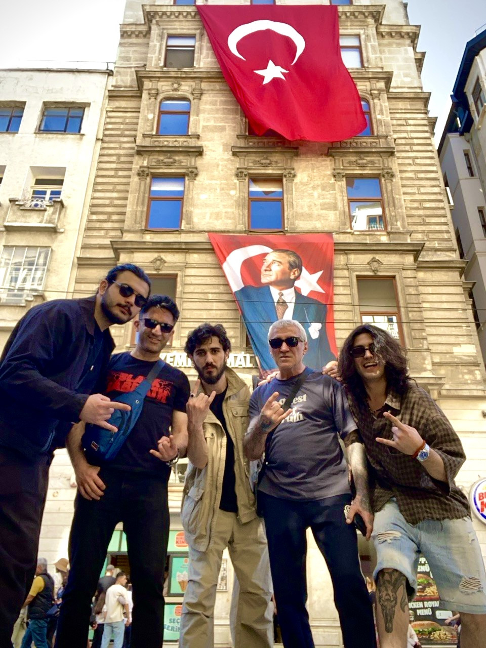 Azerbaycan Türkçesiyle de hard rock yapılır